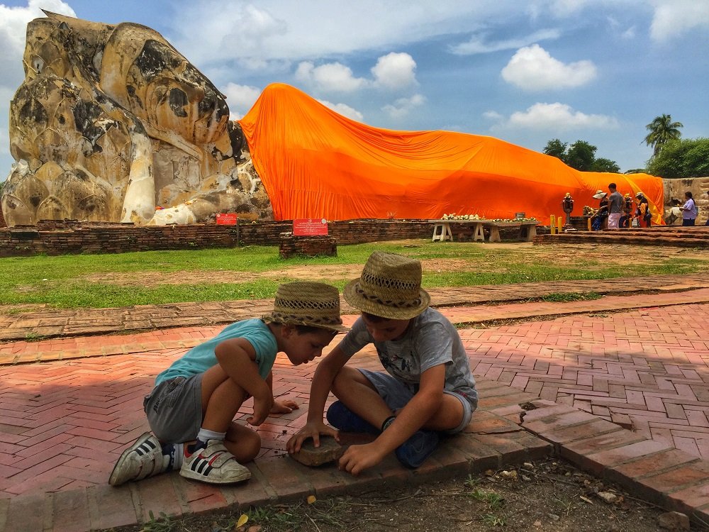 Teo i Oriol en Ayutthaya Tailandia