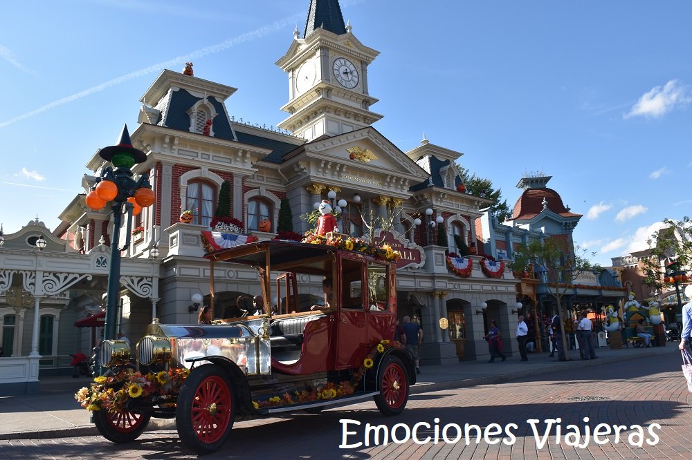 1. Razones para ir a Disney - City Hall -USAc