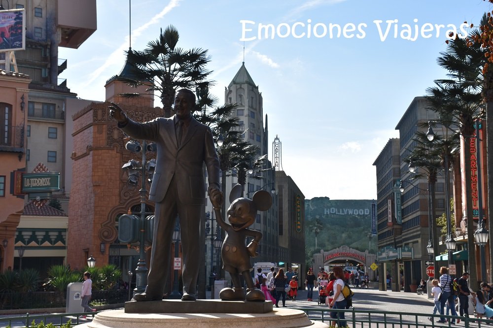 1. Razones para ir a Disney - Disney y Mickey Mouse